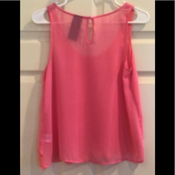 WallpapHER sheer pink scalloped bottom top - Picture 4 of 8